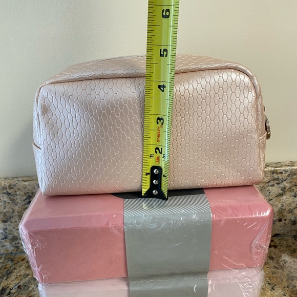 Bvlgari Parfums Cosmetic Pouch (NWOT) - Picture 13 of 13